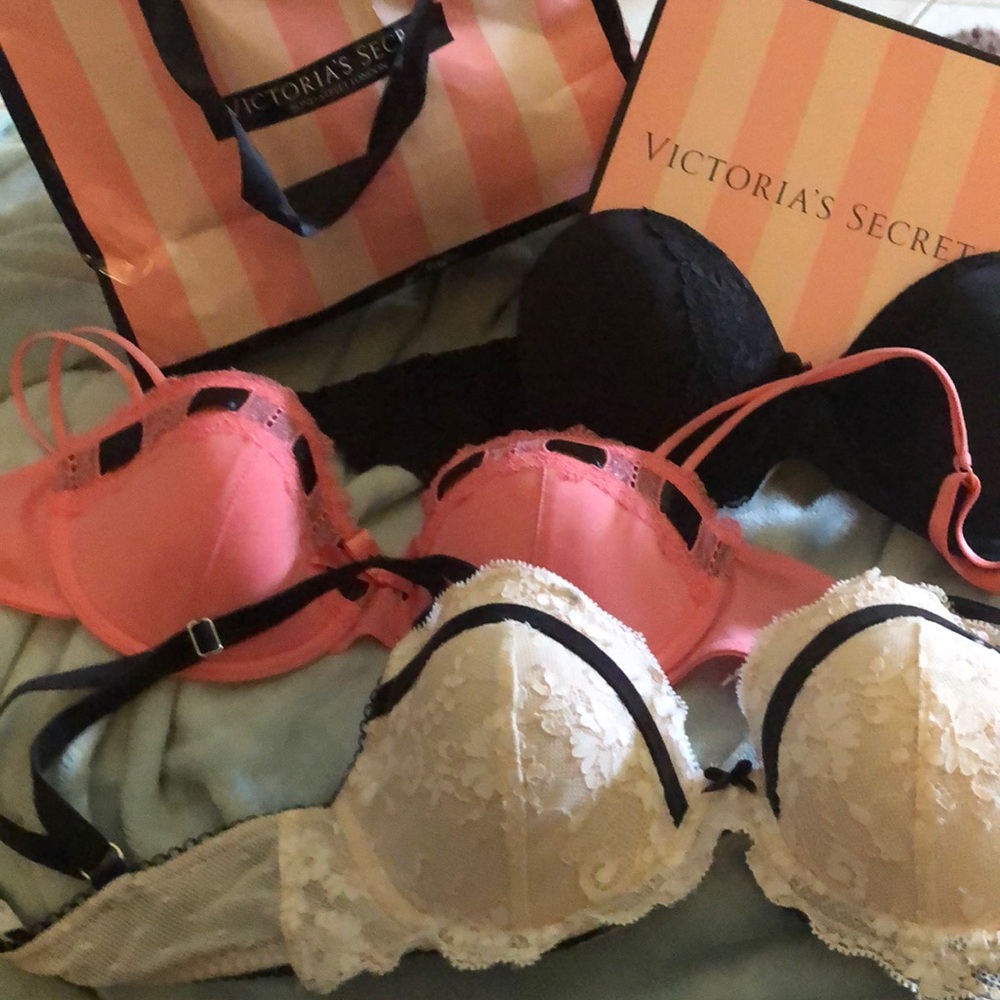 Victoria secret bundle of 3 32D